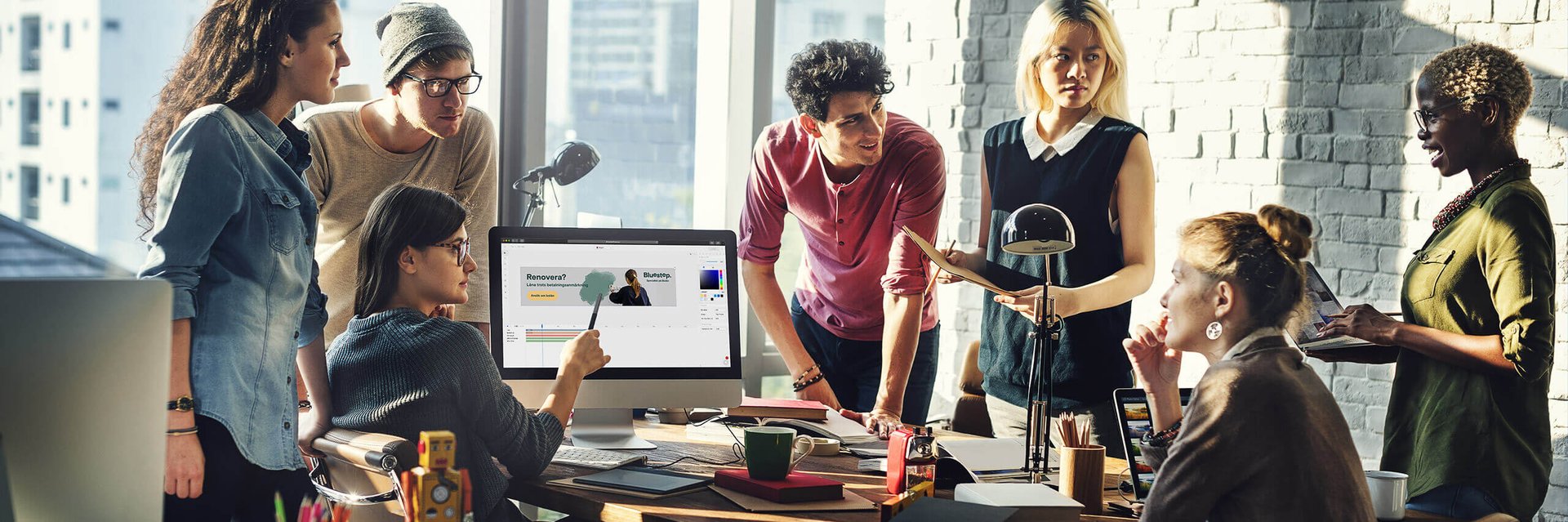 <span id="hs_cos_wrapper_name" class="hs_cos_wrapper hs_cos_wrapper_meta_field hs_cos_wrapper_type_text" style="" data-hs-cos-general-type="meta_field" data-hs-cos-type="text" >How to create the perfect in-house marketing team</span>